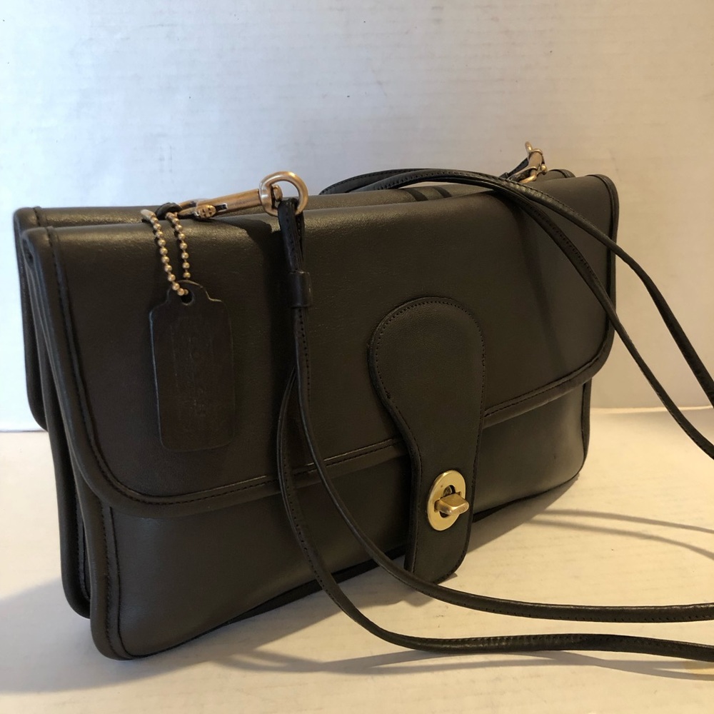 Authentic Classic Coach Twin Clutch (Pre-creed)